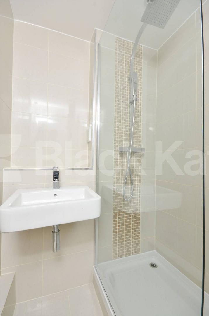 			New Instruction, 3 Bedroom, 1 bath, 1 reception Flat			 Daling Way, Victoria Park